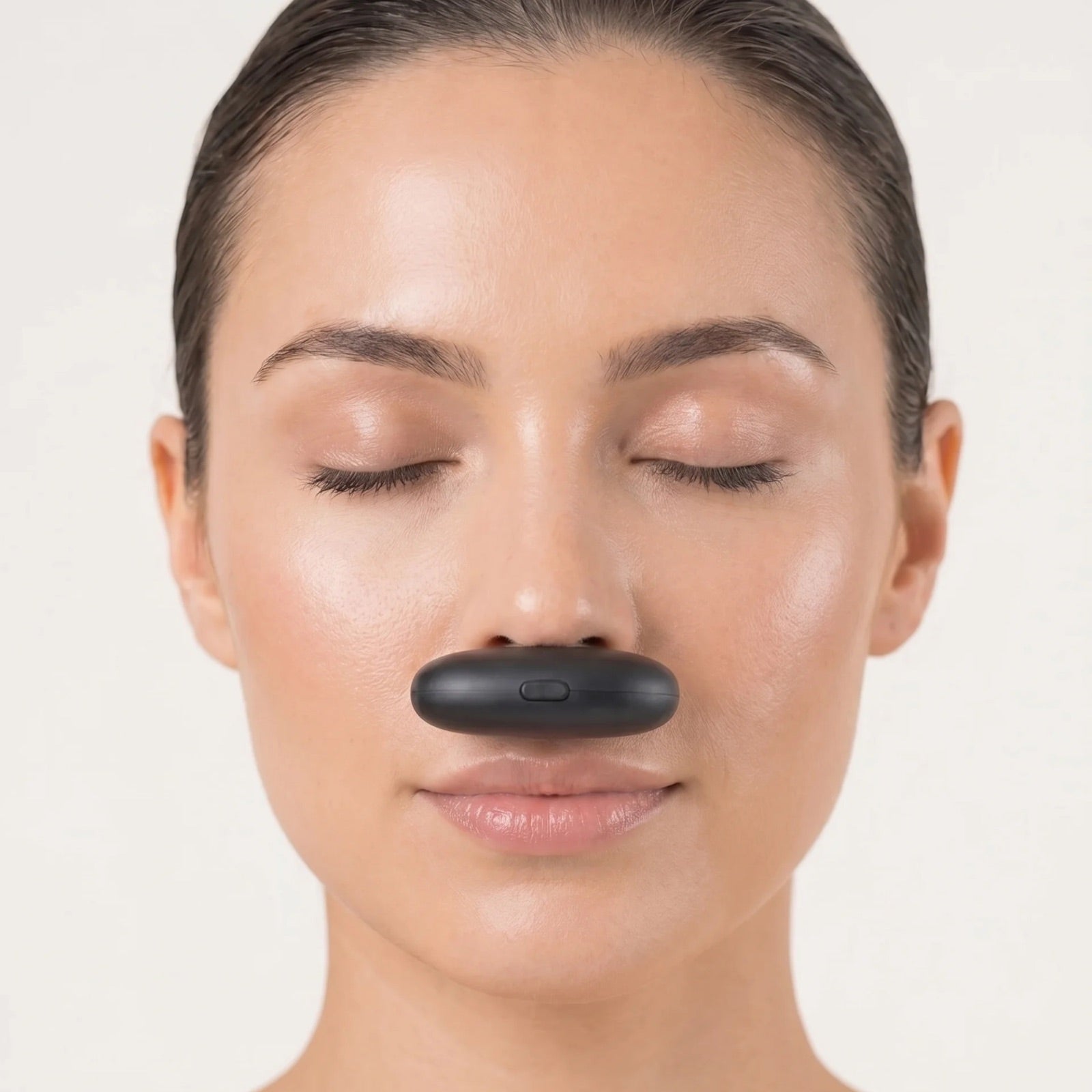 Woman using the LUMIFLUX Breathe Pro hands-free